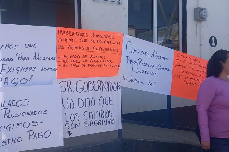 Jubilados y pensionados toman la Jumapae por exigir sus pagos