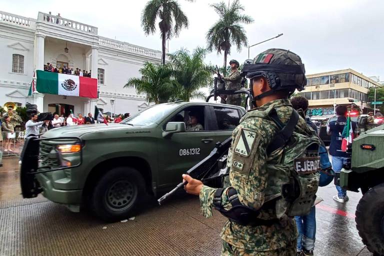 Baja afluencia marca desfile por la Independencia de México en Culiacán