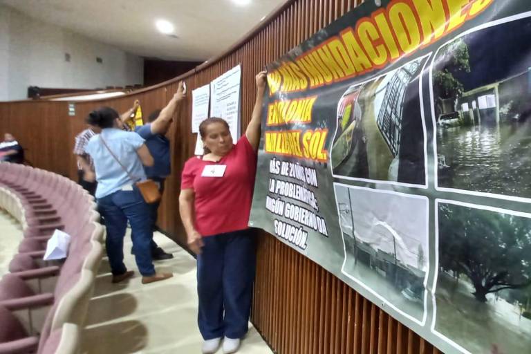 Vecinos exigen atención en Canal El 7, en Culiacán, ante inundaciones