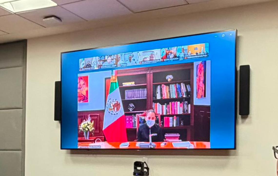 $!Sheinbaum encabeza reunión virtual con cubrebocas por cuadro gripal