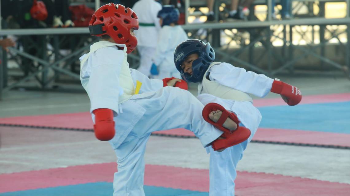 Destacan pequeños en Copa Anual Regional de Karate Noroeste.