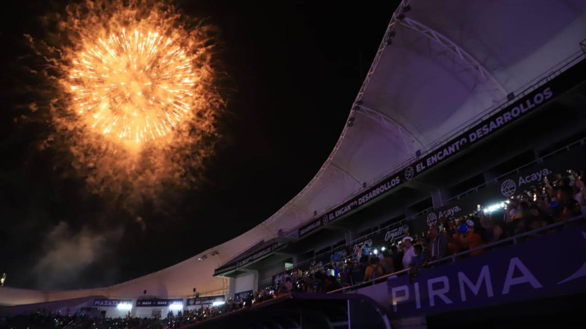 El Estadio El Encanto resultó un bonito marco para la ceremonia inaugural.