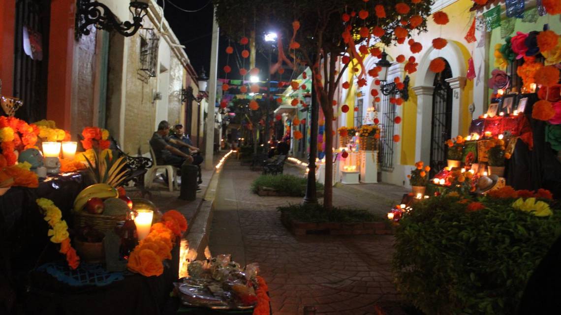 Doce altares y un “túnel de la vida” dieron forma a la quinta edición de esta muestra comunitaria.