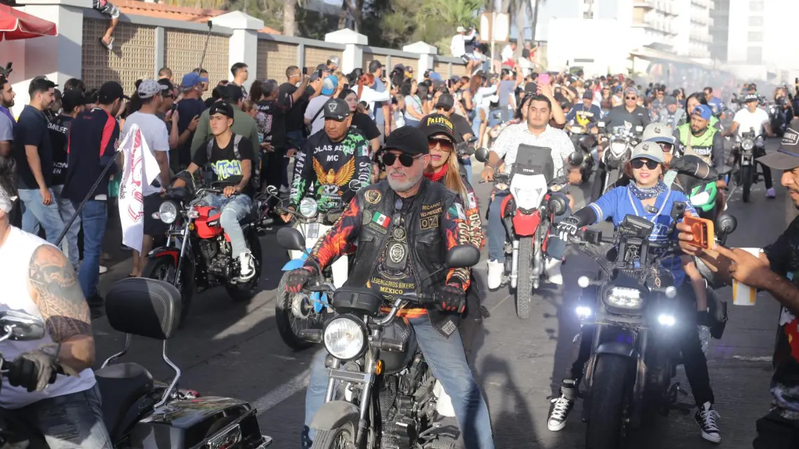 El puerto de Mazatlán se llenó de energía y adrenalina con el tradicional desfile de la Semana Internacional de la Moto 2026.