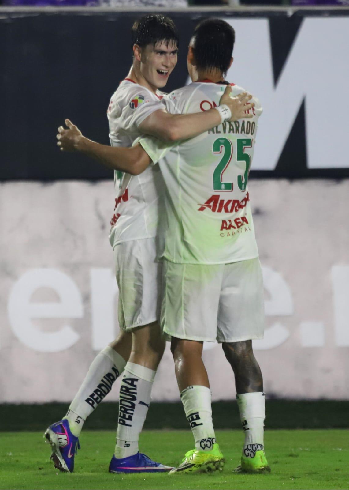 $!Chivas conserva el invicto pese a fuerte cierre de Mazatlán