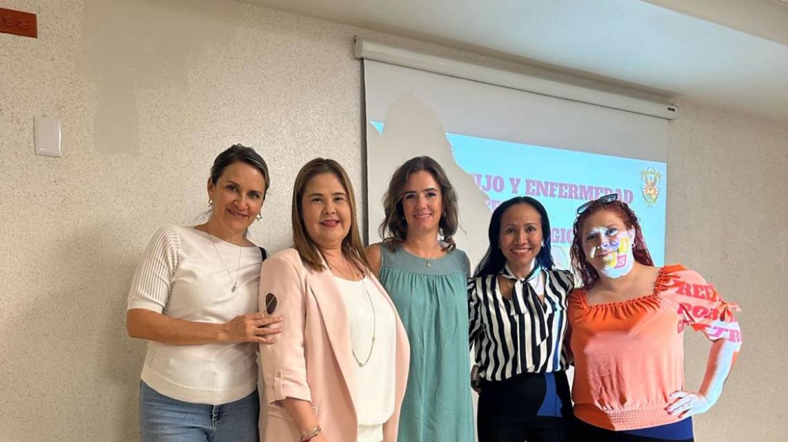 Iliana Alvarado, Blanca Elia Ortiz, Ana Beck, Alina Valle y María Jesús Abitia especialistas en Terapia de Contención.