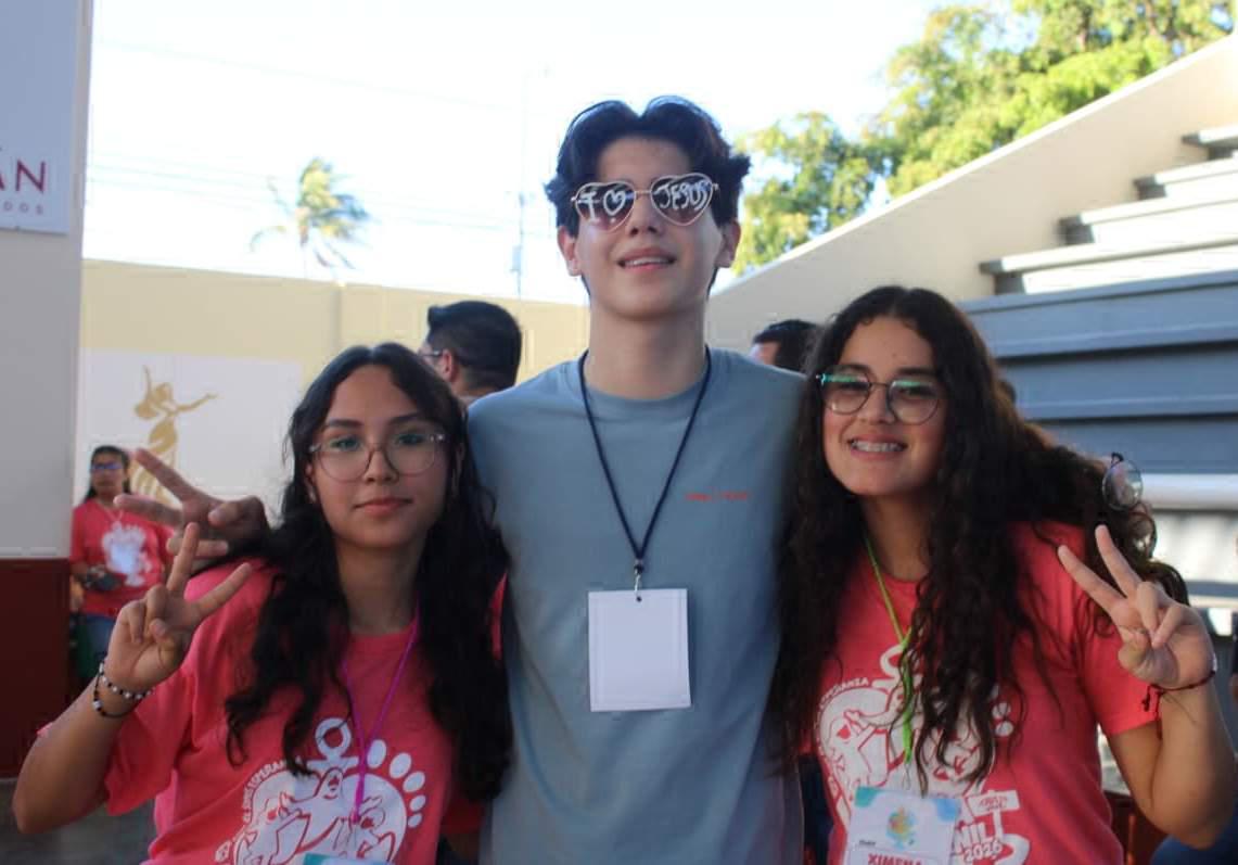 $!Danna Sofía Martínez, Emmanuel Cuevas y Ximena Guadalupe Álvarez.