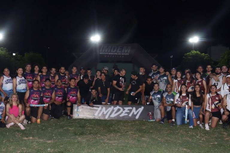 Premian a lo mejor de la Liga Flag Mazatlán