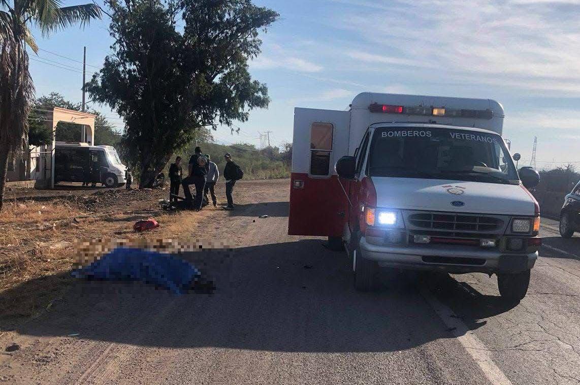 $!Motociclista muere tras ser impactado por auto en la carretera Internacional en Mazatlán