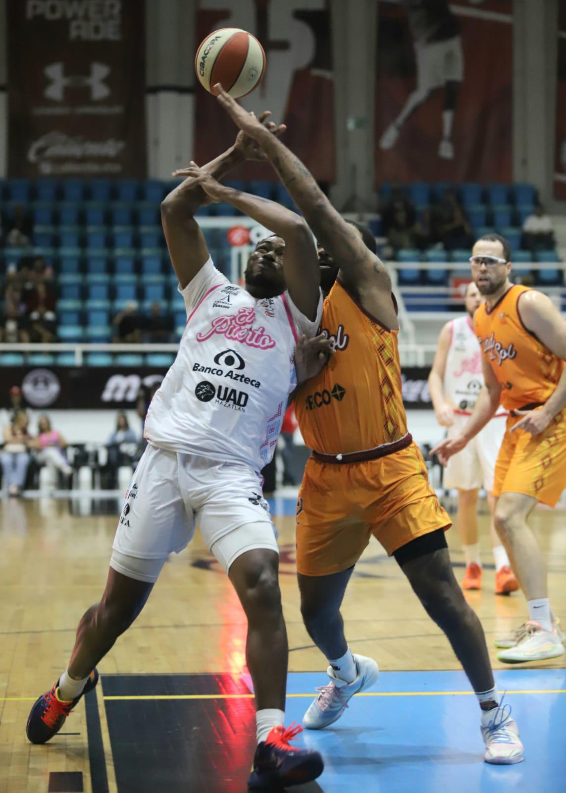 $!Venados Basketball liga triunfos en inicio de serie en el puerto