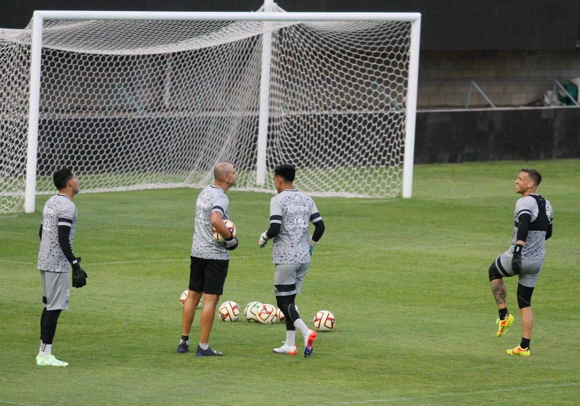 $!Néstor Vidrio advierte a Rayados: Vamos a jugar al tú por tú