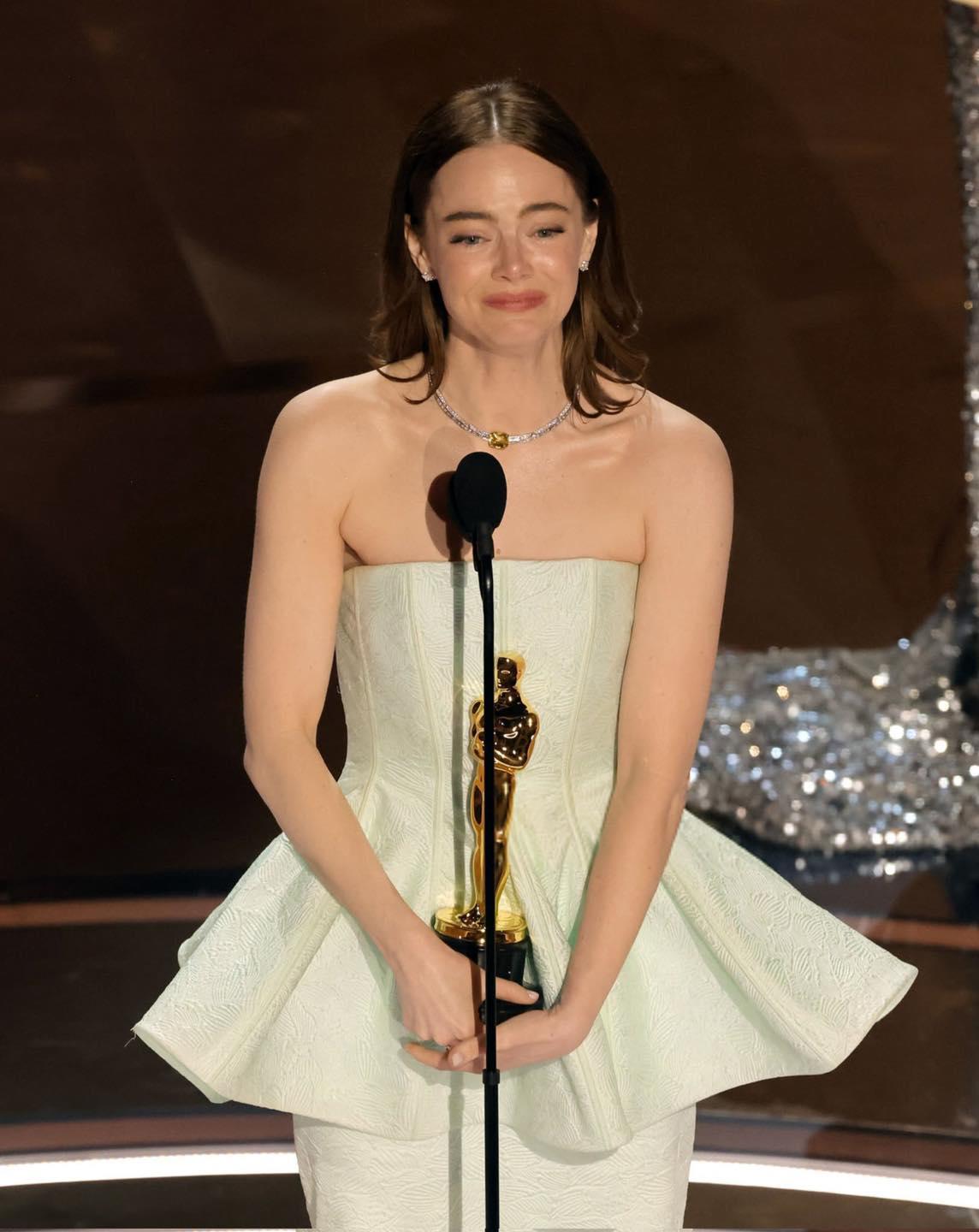 $!Emma Stone triunfa en la categoría de Mejor Actriz por Pobres Criaturas.