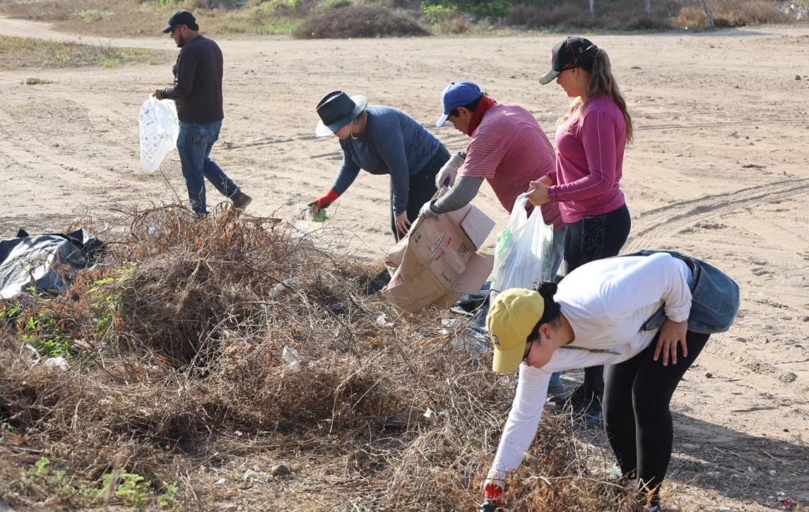 $!Realizan Jornada Estatal de Limpieza en Playa Ceuta, en Elota