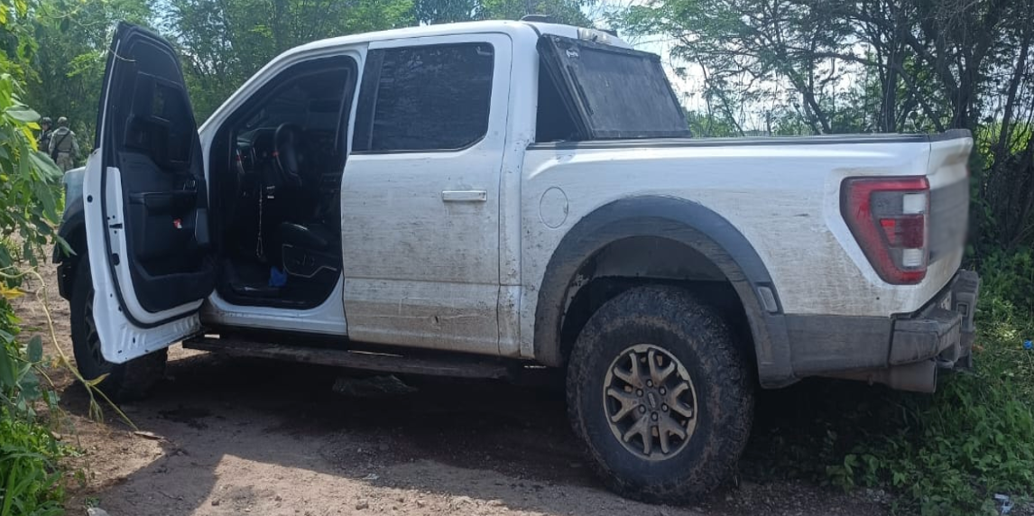 $!Ejército asegura arsenal y vehículos en operativos en Elota y El Rosario