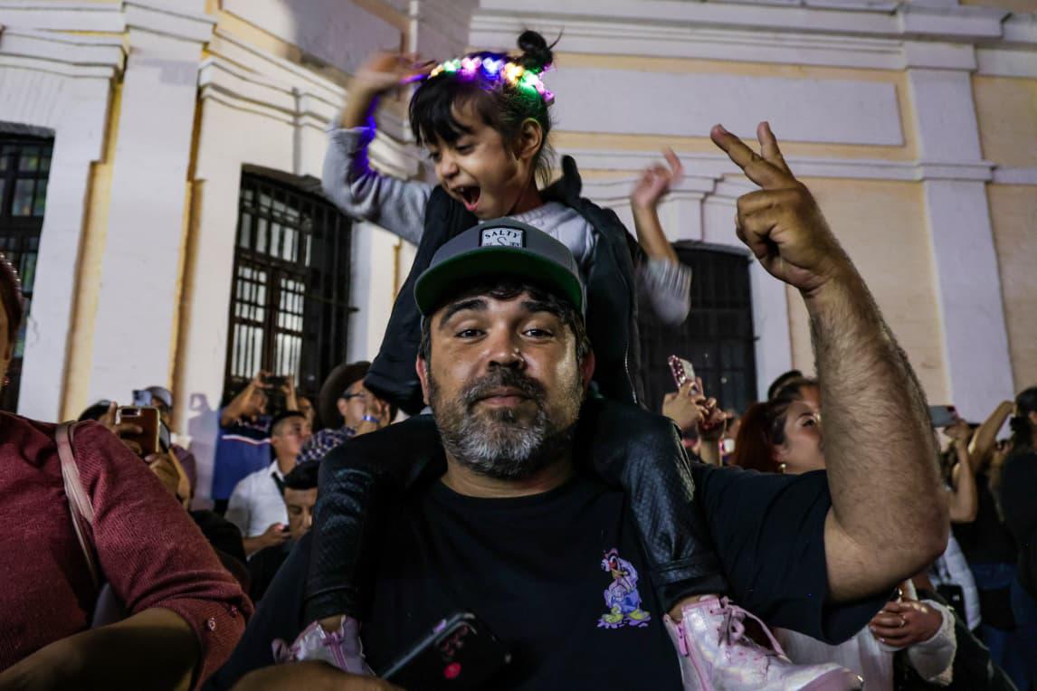 $!Disfrutan miles del Combate Naval del Carnaval a ritmo de música de banda