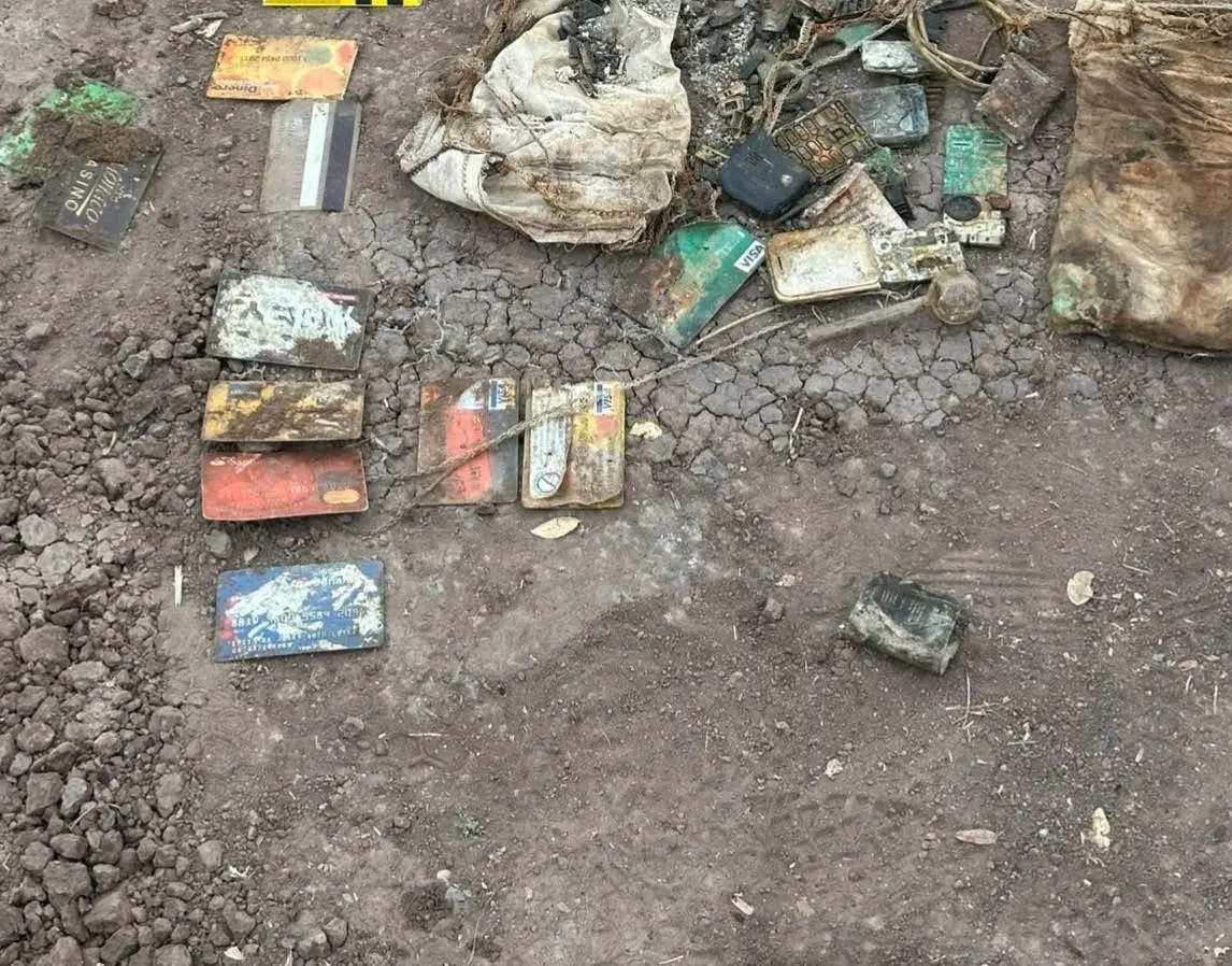 $!Suman 5 cuerpos localizados en fosas clandestinas en el dren Burrión, en Guasave