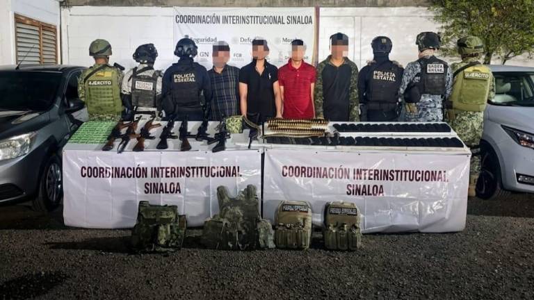 La SSPE difundió imágenes de los detenidos y del material asegurado tras el operativo realizado al norte de Culiacán.