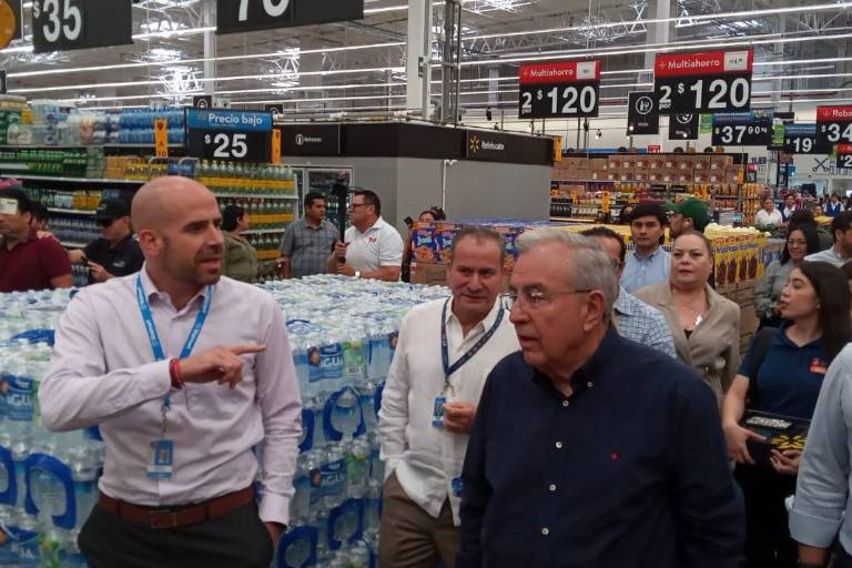 Inaugura el Gobernador tienda Walmart sucursal Lola Beltrán en Culiacán