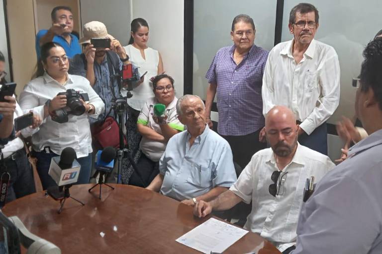 Piden ciudadanos al IEES iniciar revocación de mandato del Gobernador de Sinaloa