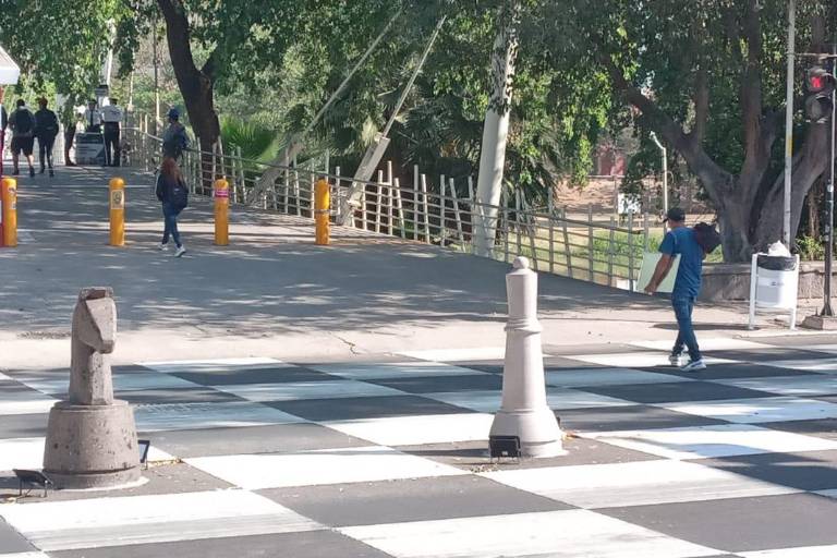 Con piezas de ajedrez incentivan respeto al peatón en Culiacán