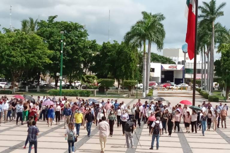 Trabajadores de Gobierno realizan simulacro en conmemoración del terremoto del 19 de septiembre de 1985