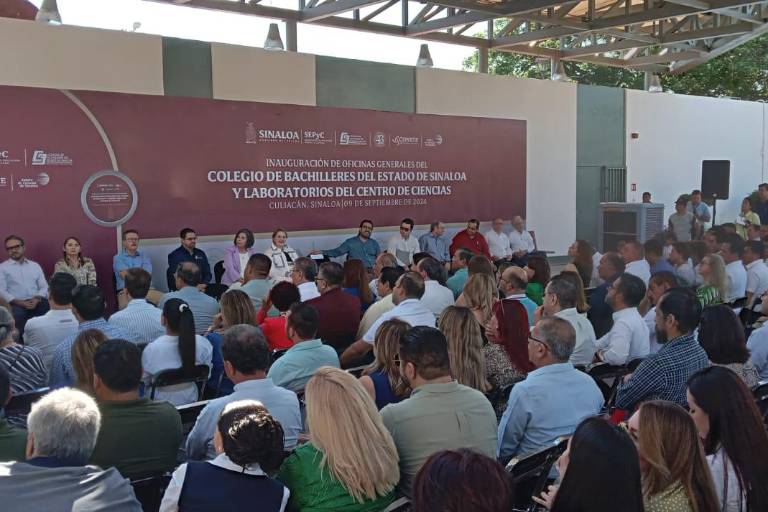 Anuncia Rocha Moya nueva facultad de medicina en Sinaloa