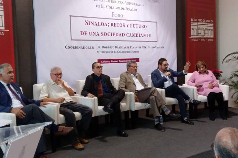 Analizar la pobreza con perspectiva de género y crear políticas sociales, dicen especialistas en foro
