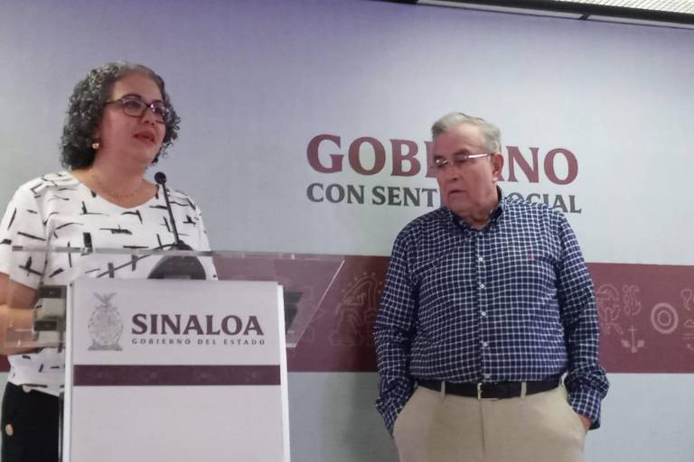 Escuelas públicas y privadas están obligadas a usar los libros de texto: Gobernador