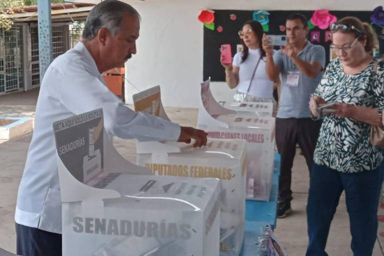 Pide Estrada Ferreiro votar por los candidatos, no por los partidos