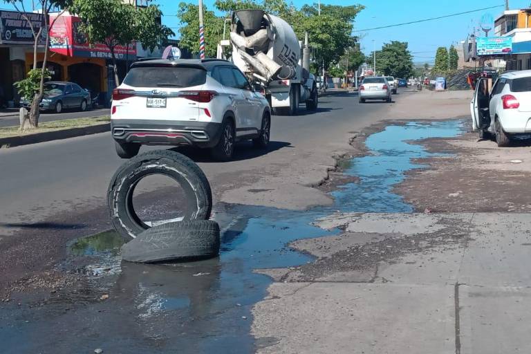 Comerciantes de la Guadalupe Victoria, en Culiacán, denuncian fuga de aguas negras