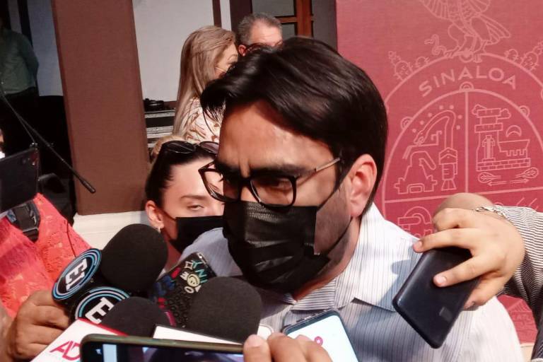 Directora de RH de Ayuntamiento de Culiacán señala que no tiene planeado renunciar, minutos más tarde Alcalde revela que será despedida