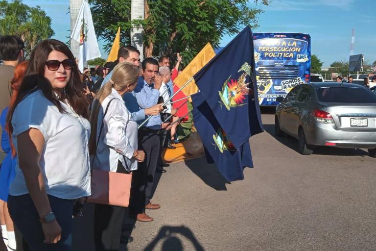 Sale al Zócalo de la CDMX comitiva de la UAS; intentarán elevar a nivel nacional presunta persecución política