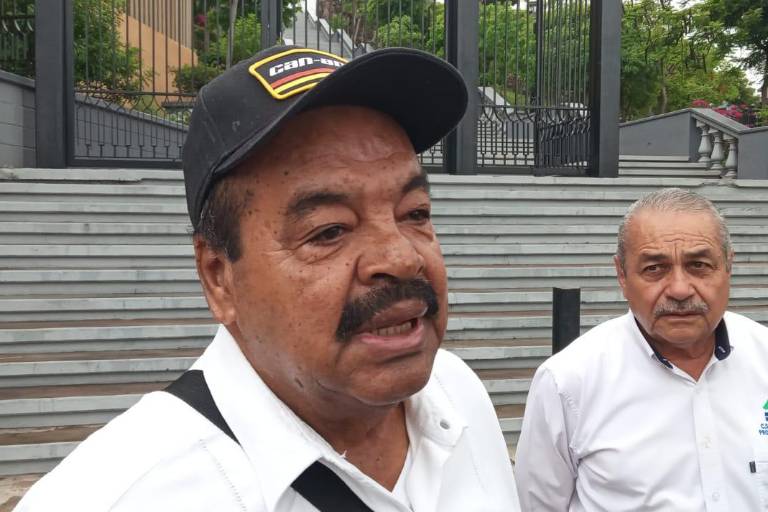 ‘Andan de casa en casa, no tienen dónde vivir ahorita’, lamenta papá de anestesiólogo