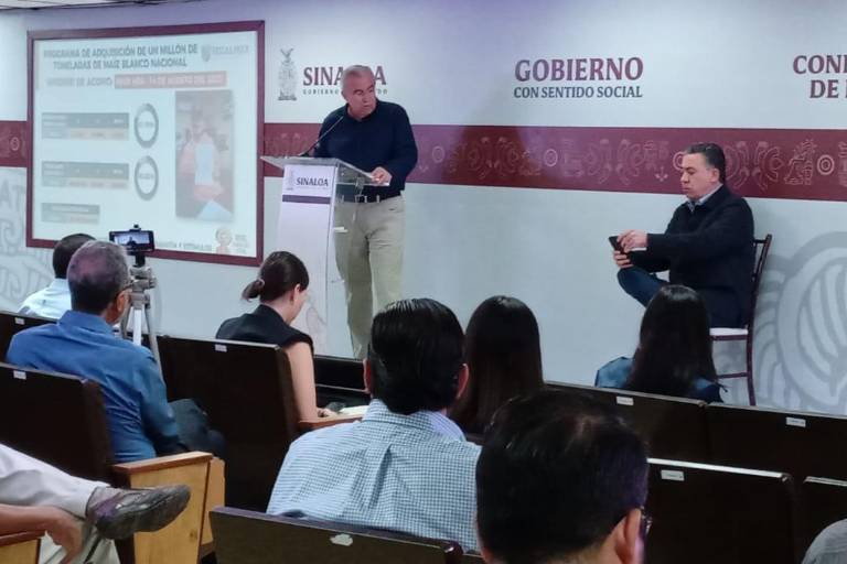 Enfrentamos los problemas, no dejamos que la gente sufra, dice Rocha Moya