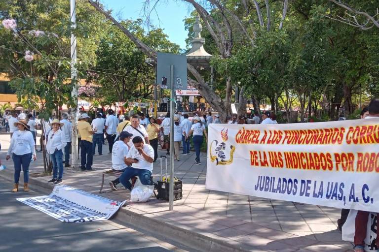 Sindicatos se concentran en Plazuela Obregón por Día del Trabajo