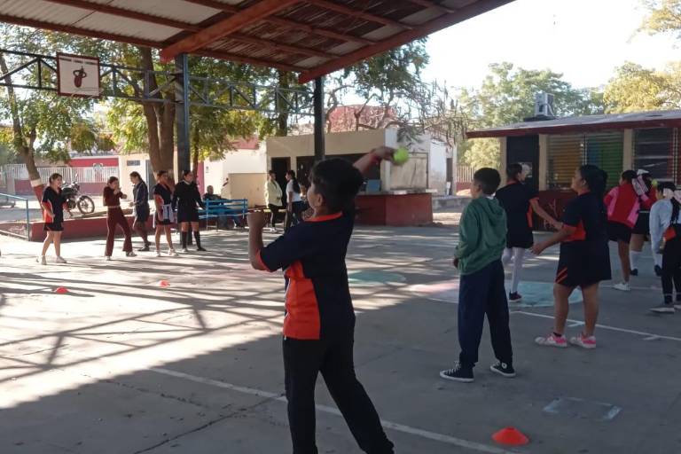 Introduce Imdem el beisbol 5 en Villa Unión y El Vainillo