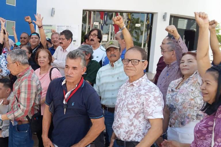 Levantan acta administrativa a maestros de la UAS por oponerse a reingeniería financiera, denuncian