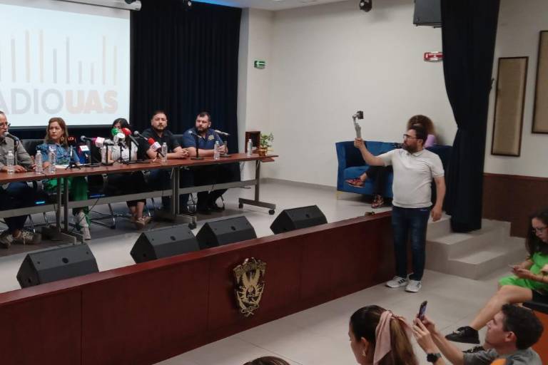 Renueva programación Radio UAS a 54 años de su primera emisión