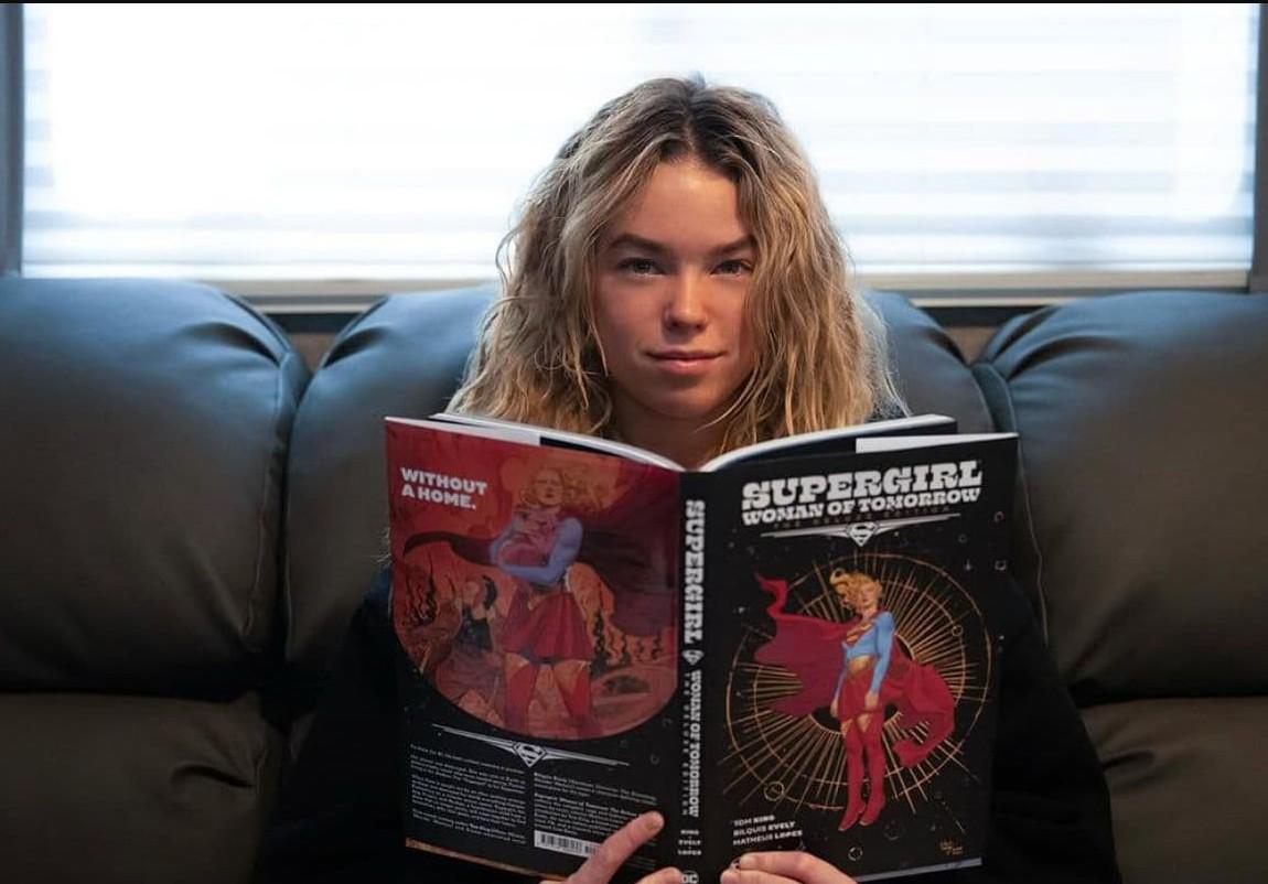 $!Milly Alcock es Supergirl.