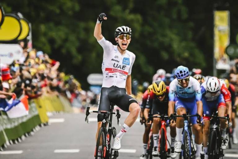 Tadej Pogacar marca terreno con un triunfo de etapa y el maillot amarillo en el Tour de Francia