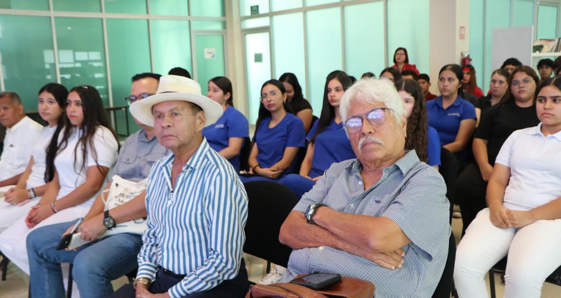 $!‘Pepe’ Franco, orgullosamente elotense, deja su nombre en la Biblioteca de la UPMYS