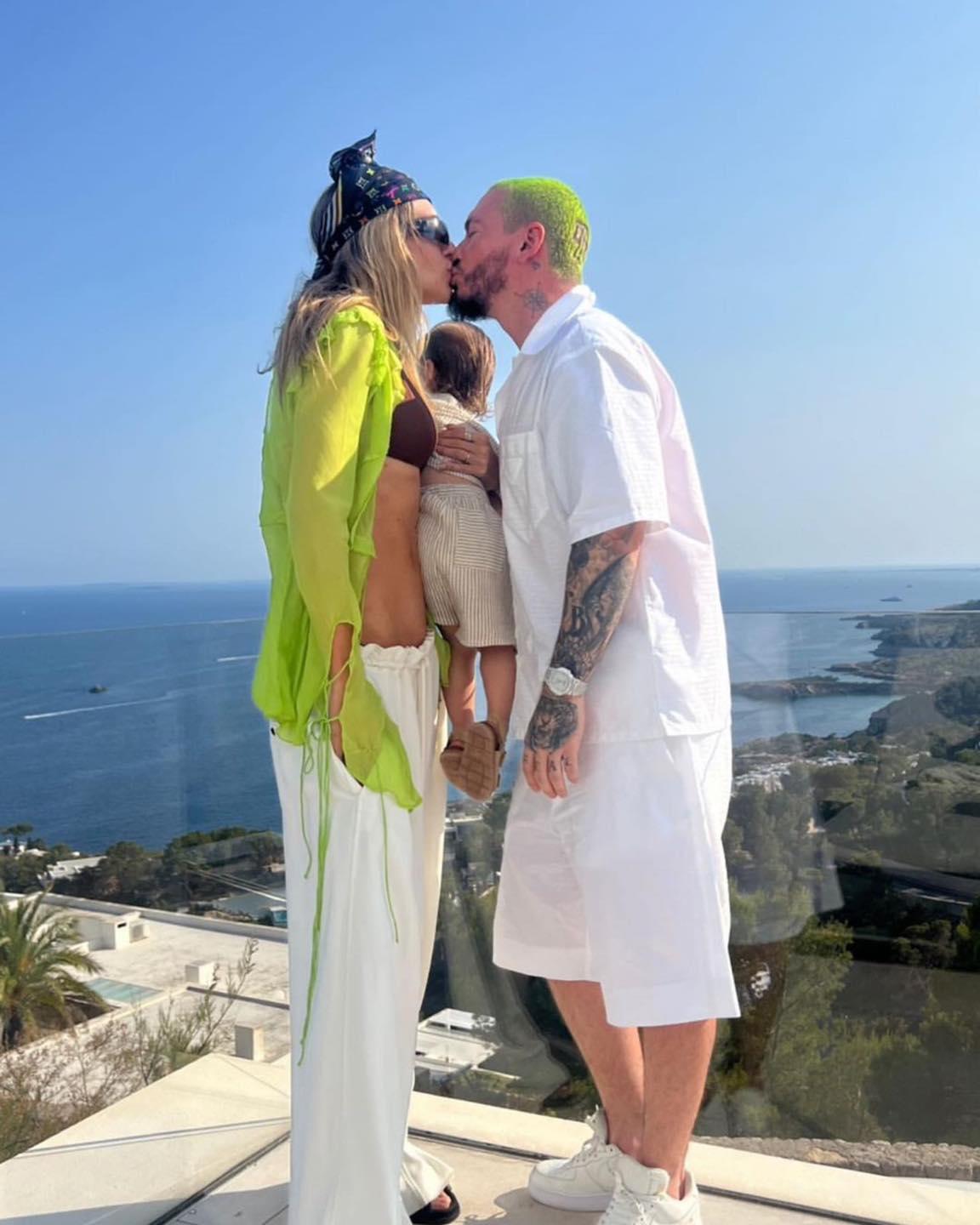 $!Celebra J Balvin el segundo cumpleaños de su hijo Río