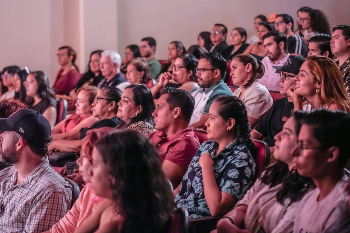 $!El público estuvo atento a la obra.