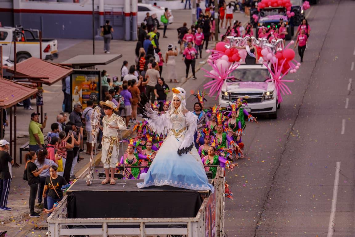 $!Personajes de este Carnaval como la Gaviota y El Niño llenaron de identidad y tradición el segundo recorrido carnavalesco.