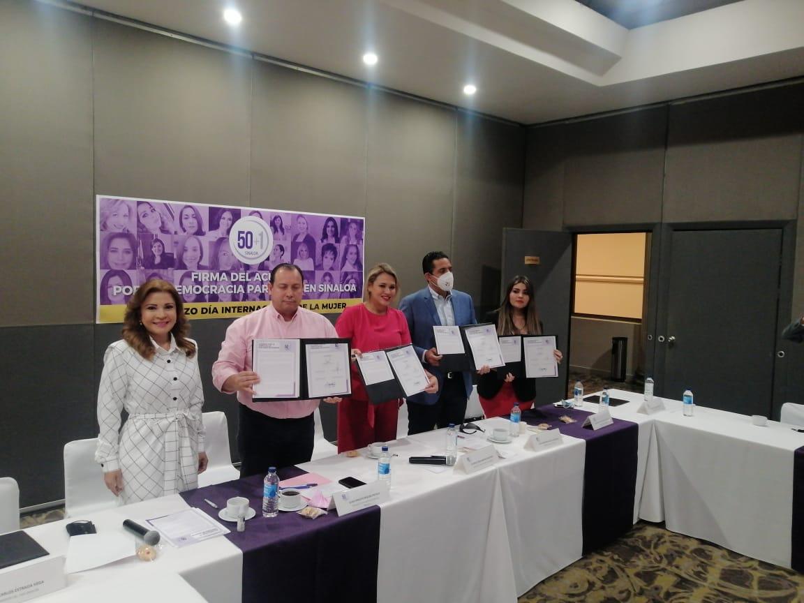 $!Los partidos PRI, Fuerza por México y Movimiento Ciudadano realizaron la firma de convenio.