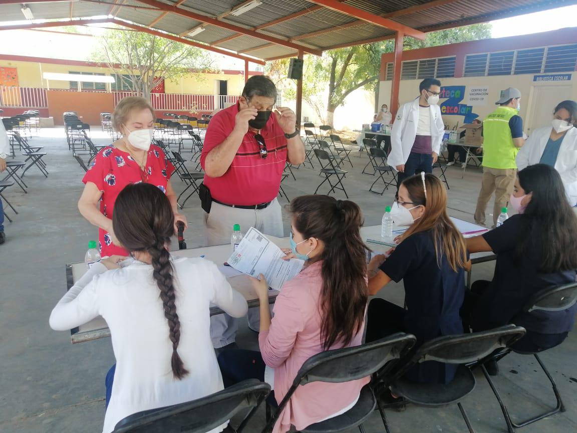 $!Quiero volver a conocer Culiacán, dice Adelita al ser la primera vacunada en El Vallado, en Culiacán