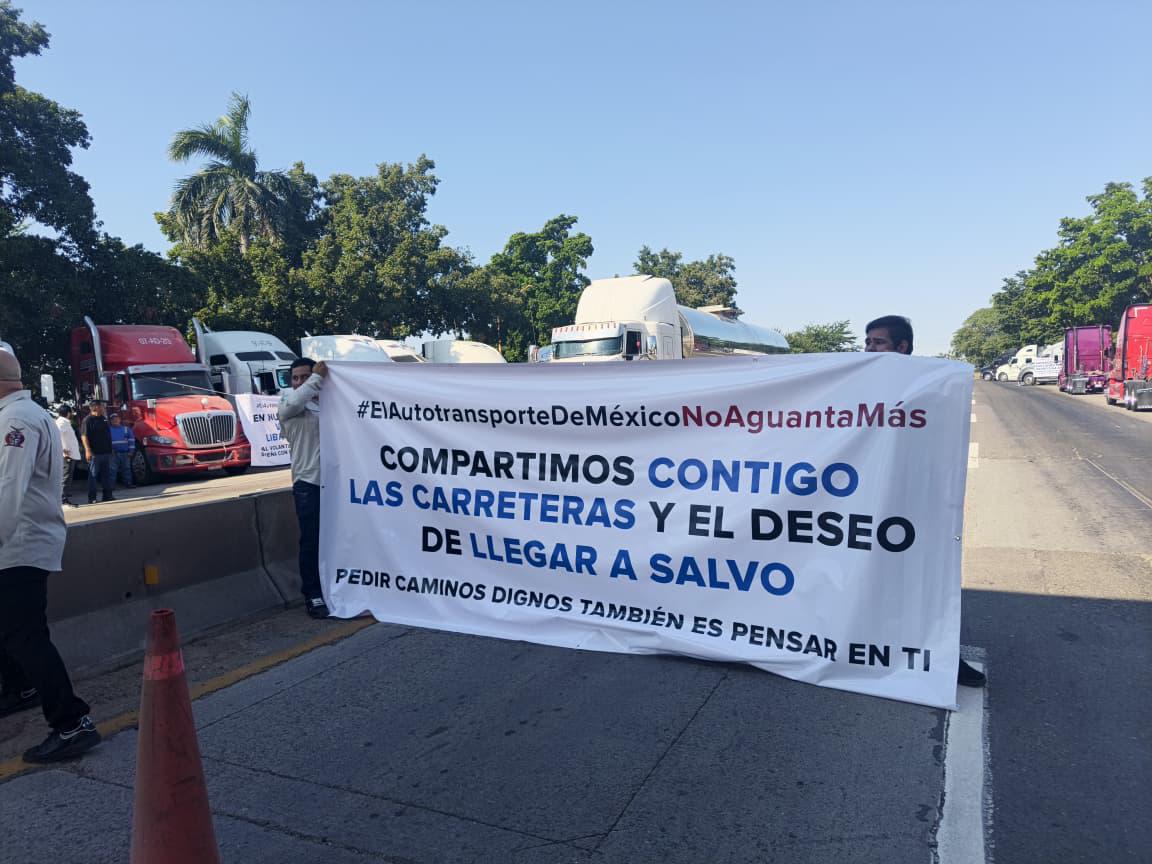 $!Transportistas se suman al paro nacional en Sinaloa por inseguridad y extorsiones
