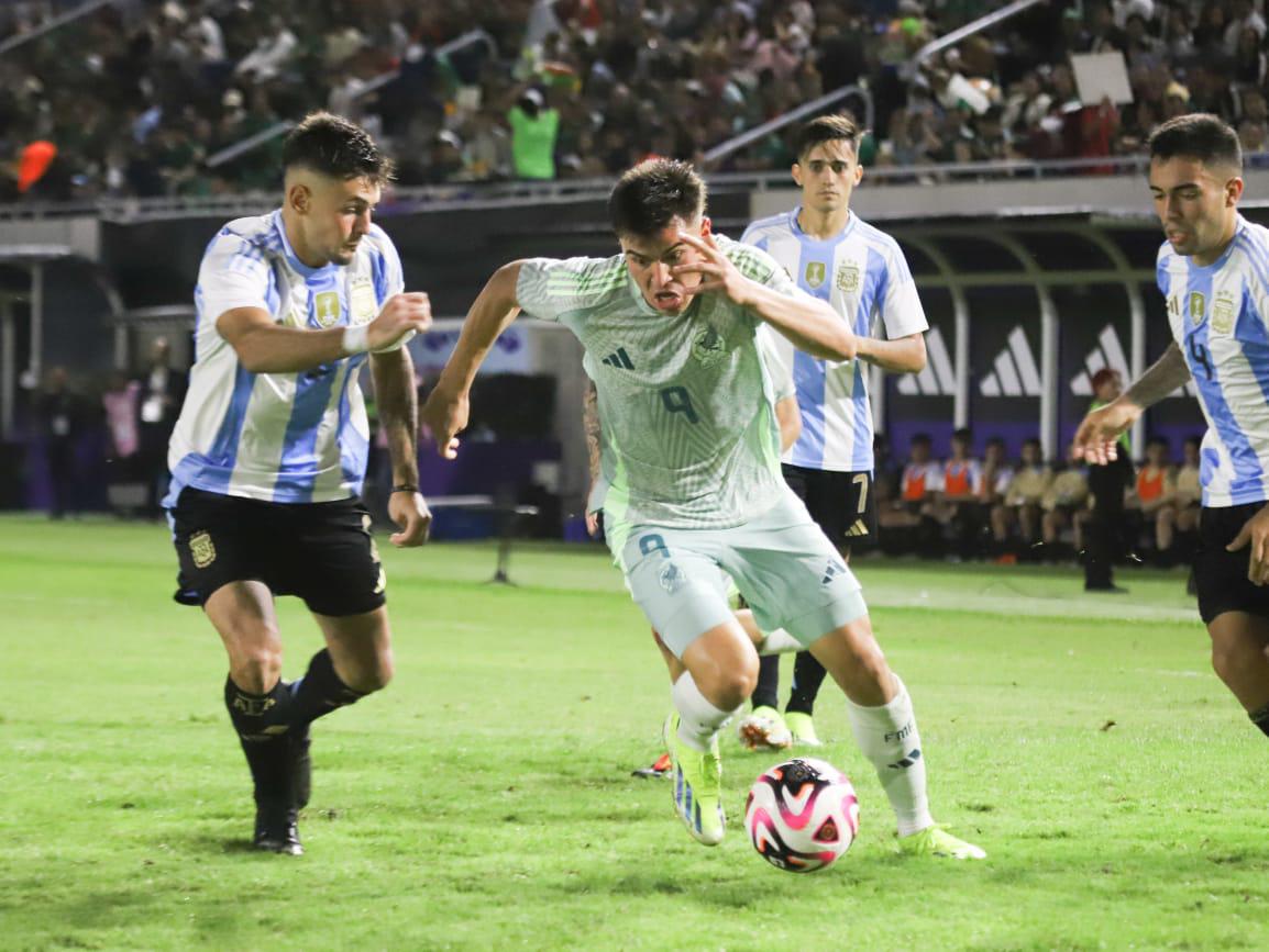 $!¡Sencillito! Argentina golea a México en el Estadio El Encanto