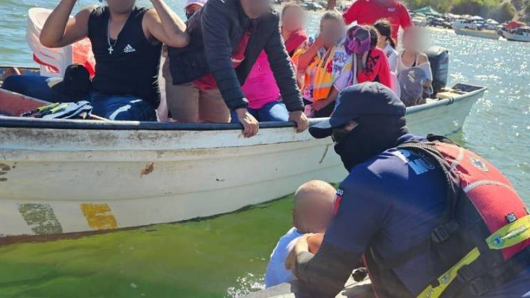 Rescatan a turista que cayó de una lancha en Angostura