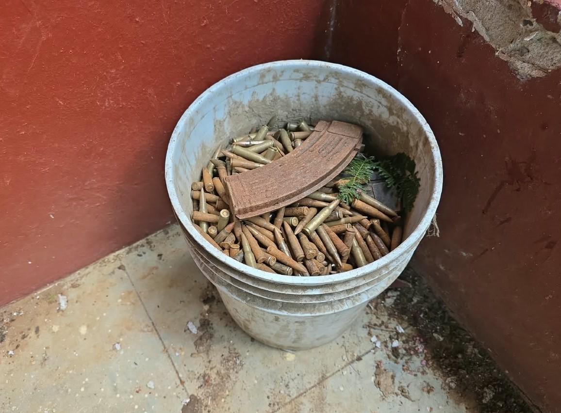 $!Detienen a 3 hombres con armas, municiones y sustancias ilícitas en Sinaloa